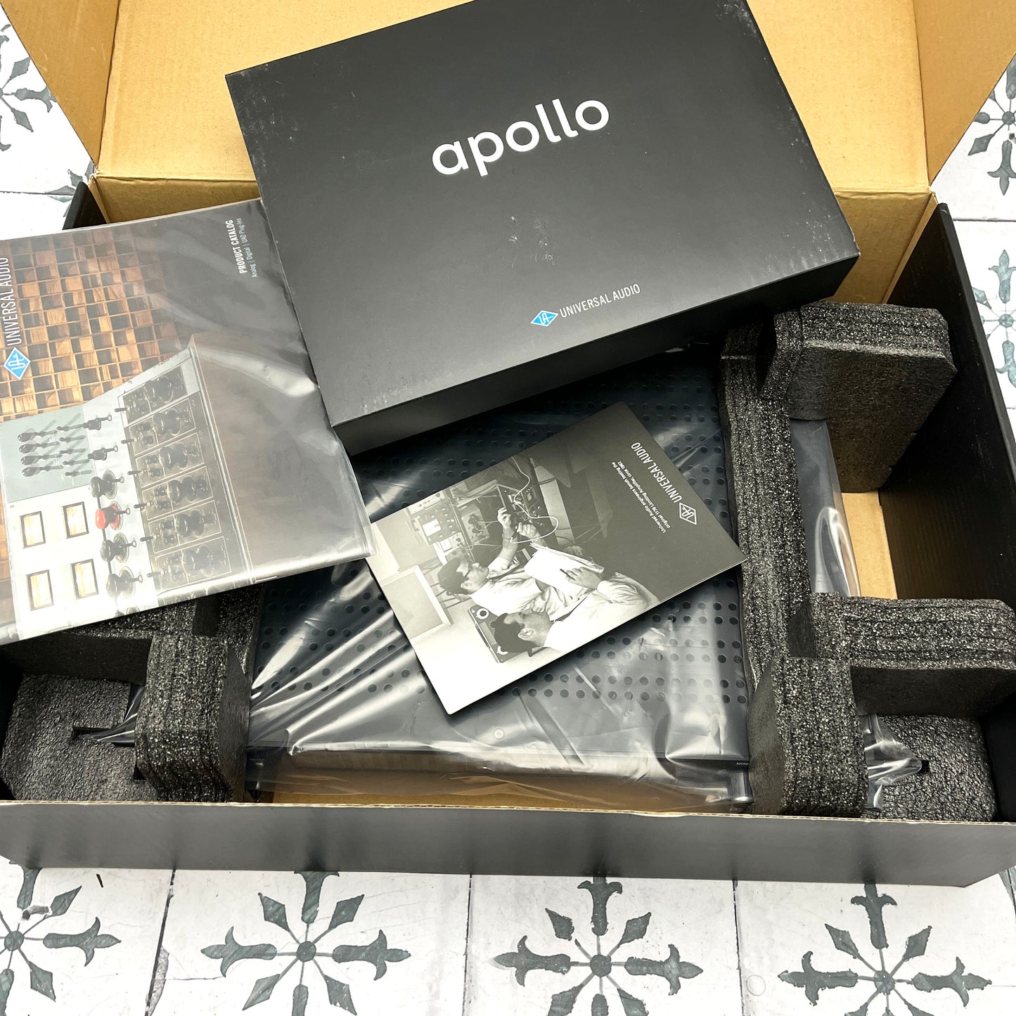 Universal Audio Apollo 16 QUAD Thunderbolt 2 Audio Interface