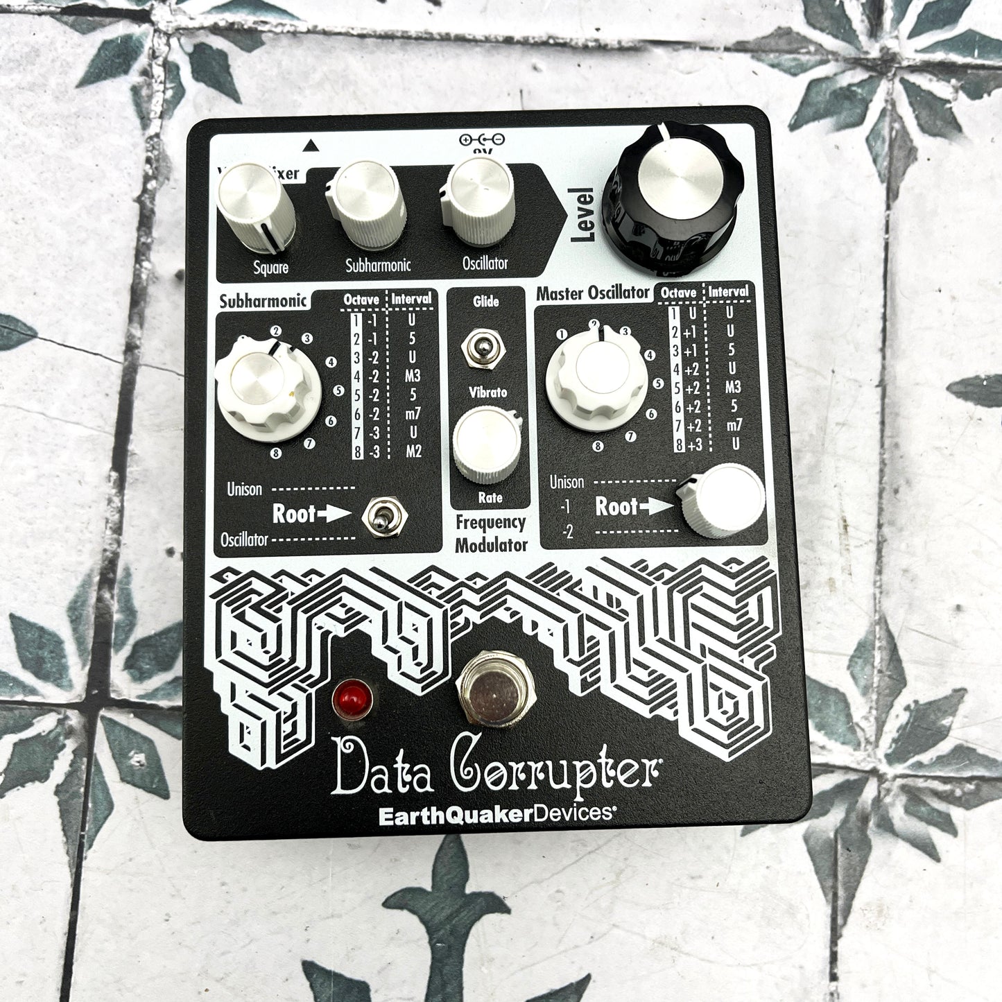 EarthQuaker Devices Data Corrupter Modulated Monophonic Harmonizing PPL