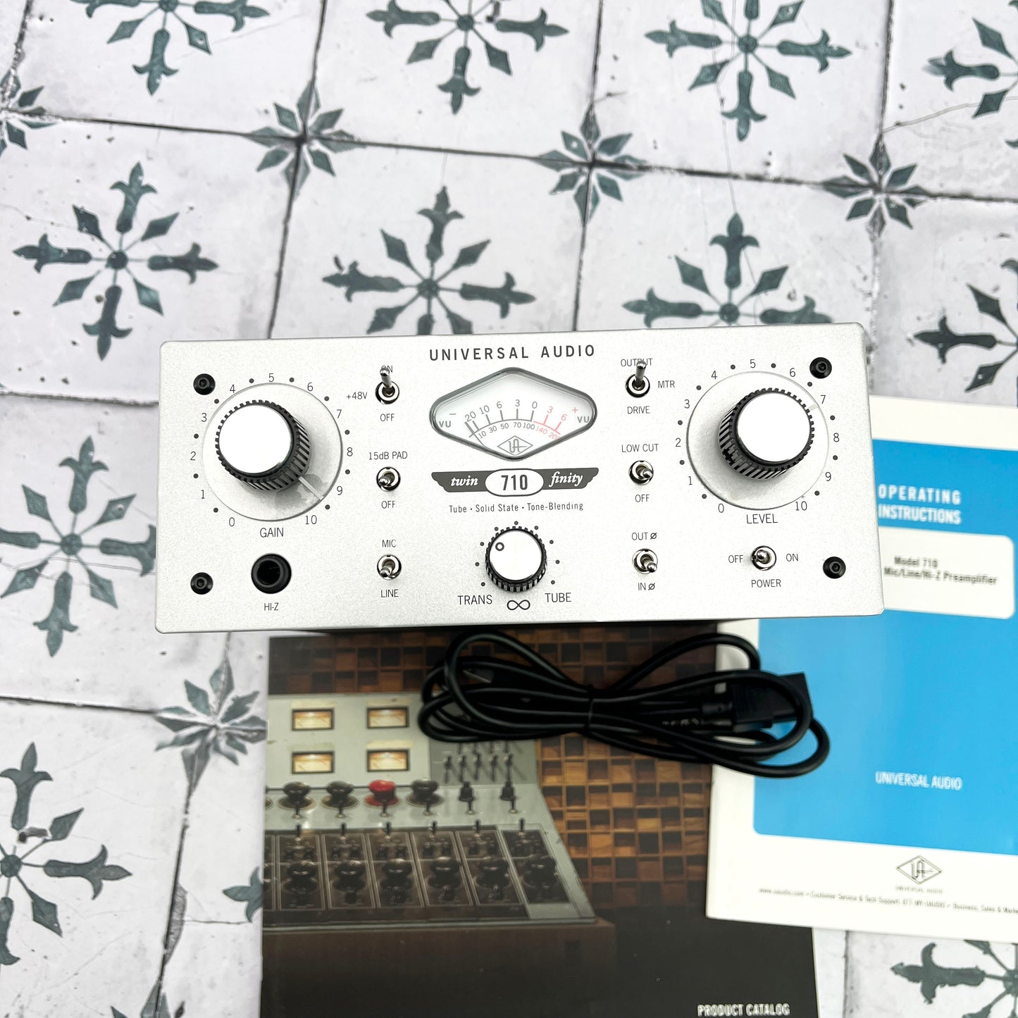 Universal Audio 710 Twin-Finity Microphone Preamp • MINT