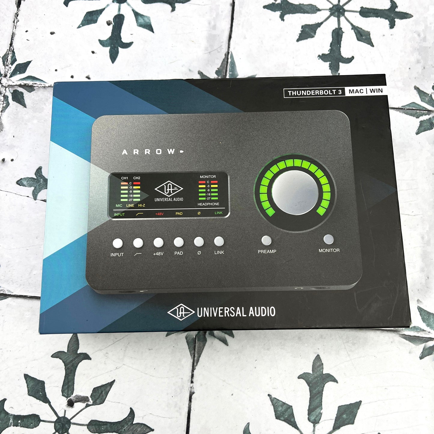 Universal Audio Arrow 2x4 Thunderbolt 3 Interface with Solo DSP Processor