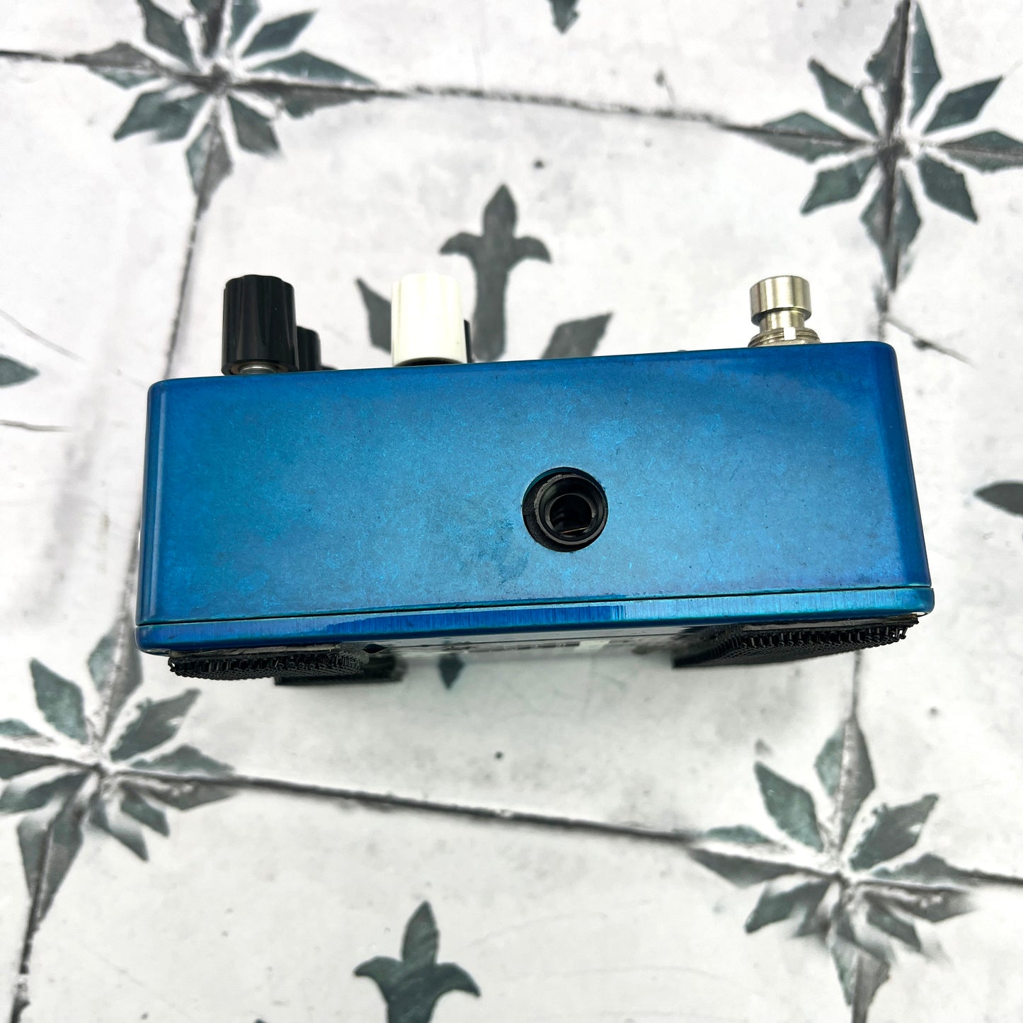 EarthQuaker Devices Avalanche Run Stereo Reverb & Delay with Tap Tempo V2