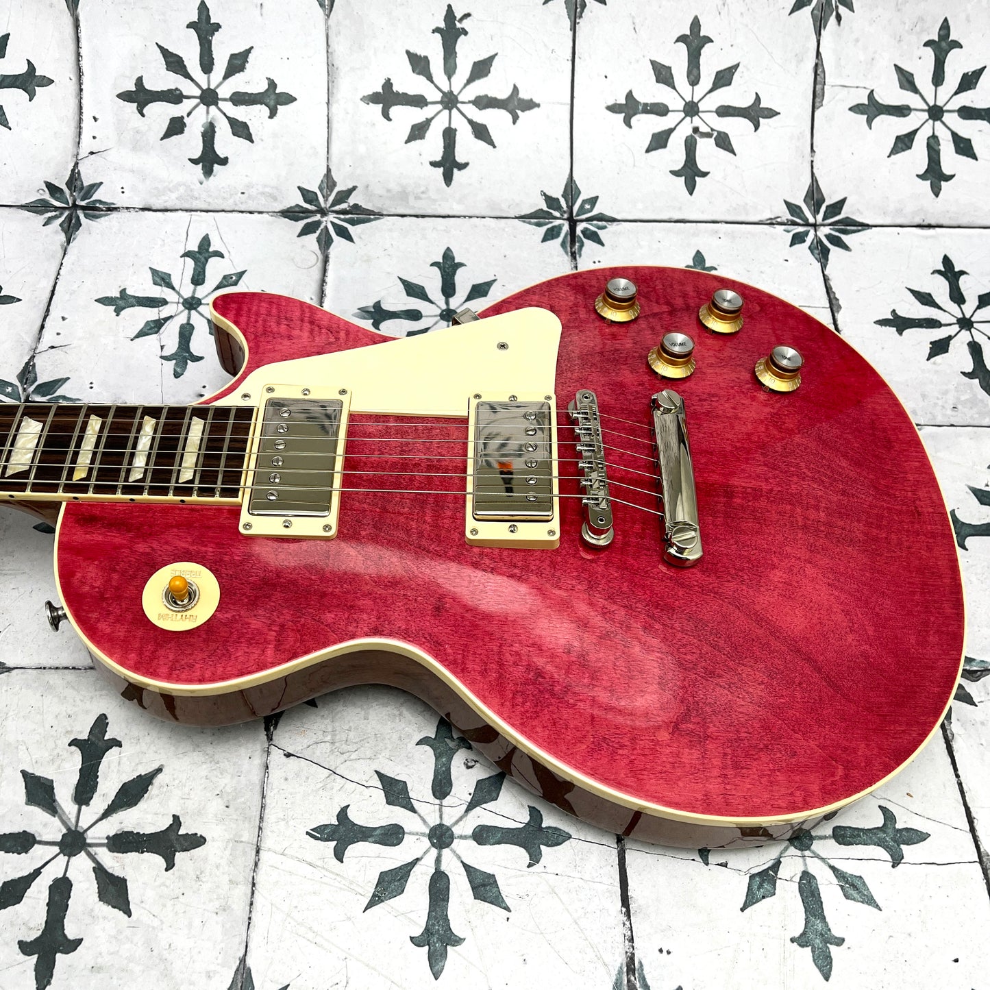 Gibson Les Paul Standard '60s • Translucent Fuchsia • 2024