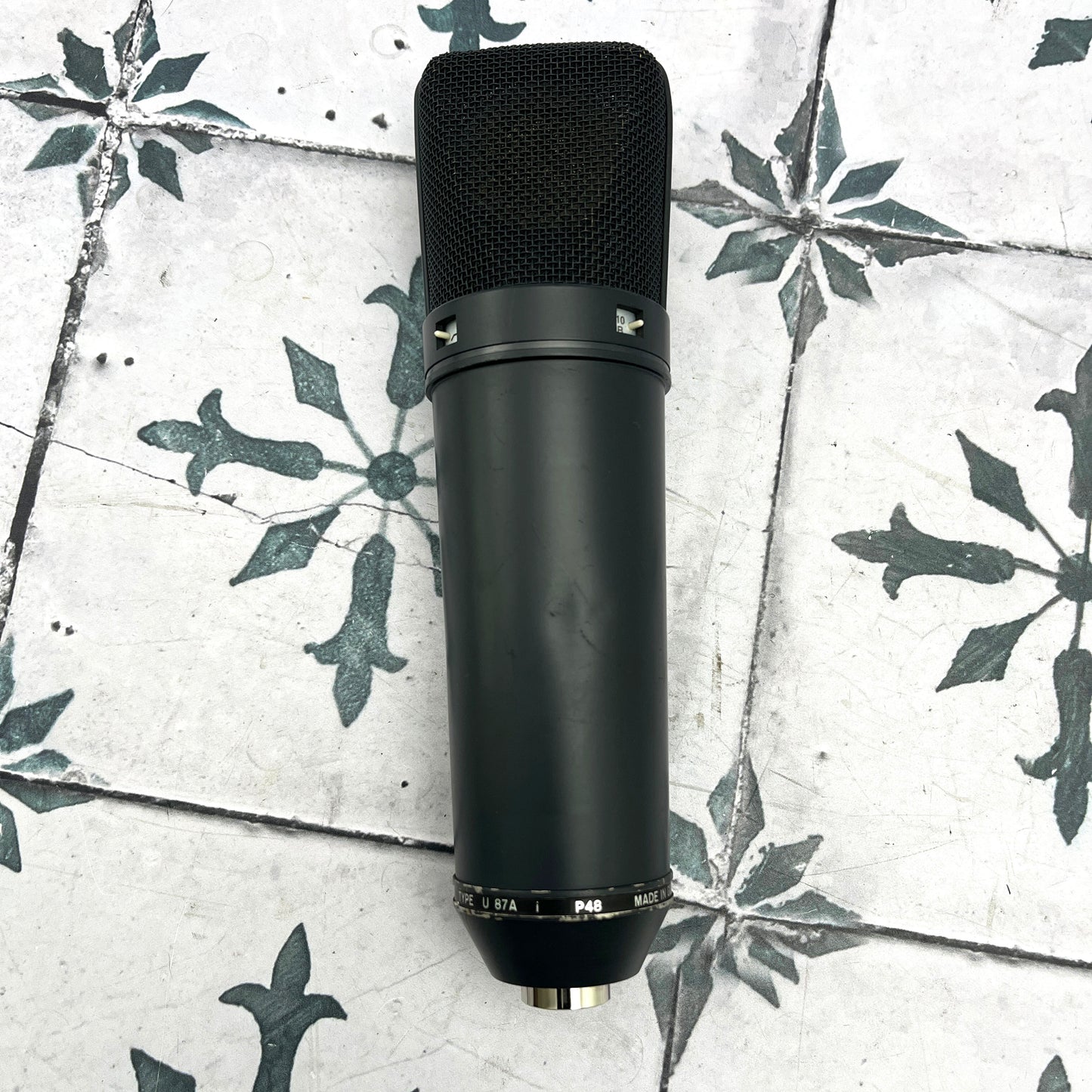 Neumann U 87 Ai Large Diaphragm Multipattern Condenser Microphone