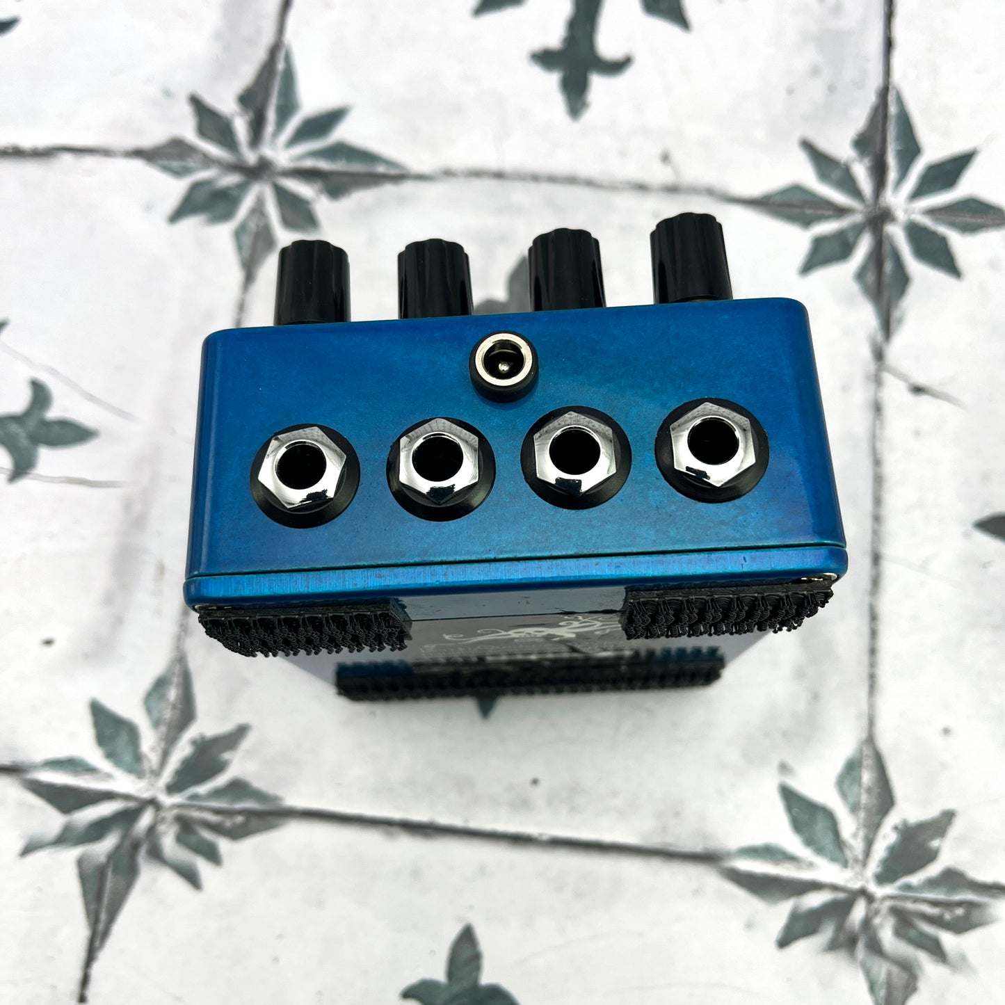 EarthQuaker Devices Avalanche Run Stereo Reverb & Delay with Tap Tempo V2