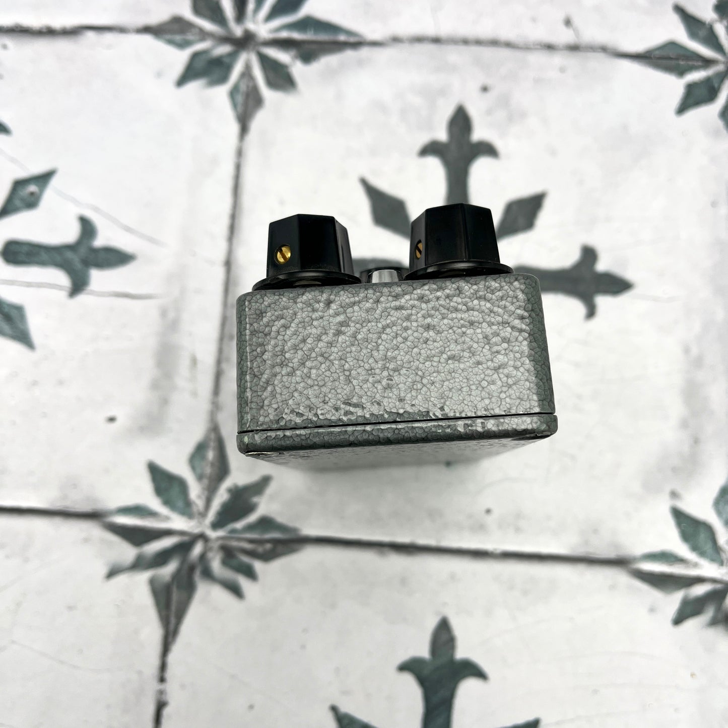 Analogman Sun Bender Mk 1.5 Fuzz in MKIV Case