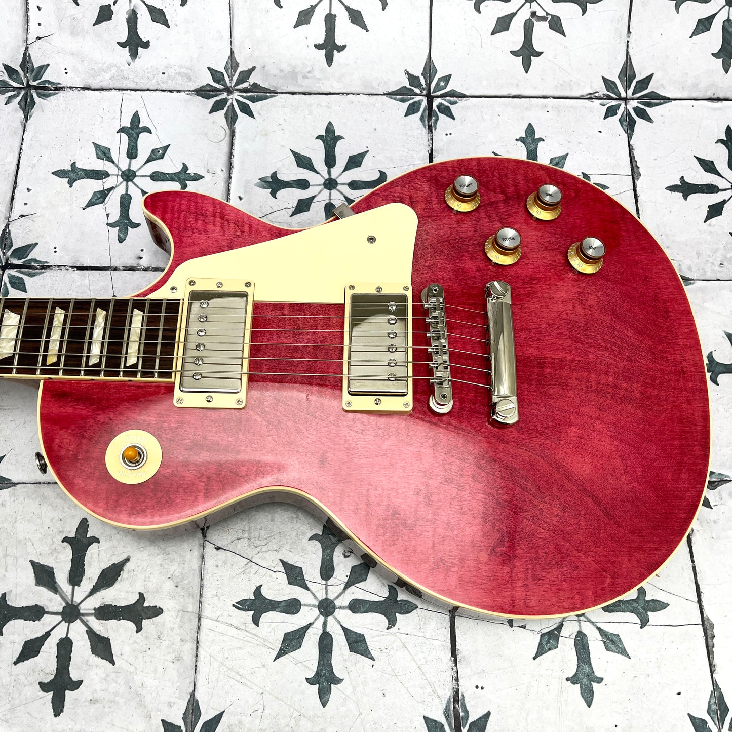 Gibson Les Paul Standard '60s • Translucent Fuchsia • 2024