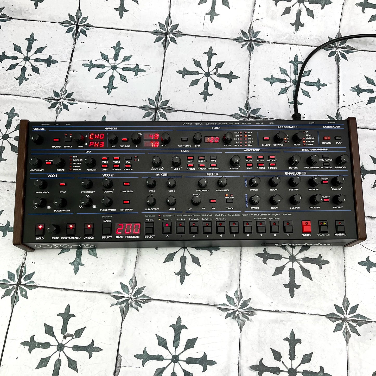 Dave Smith Instruments OB-6 Desktop 6-Voice Polyphonic Synthesizer