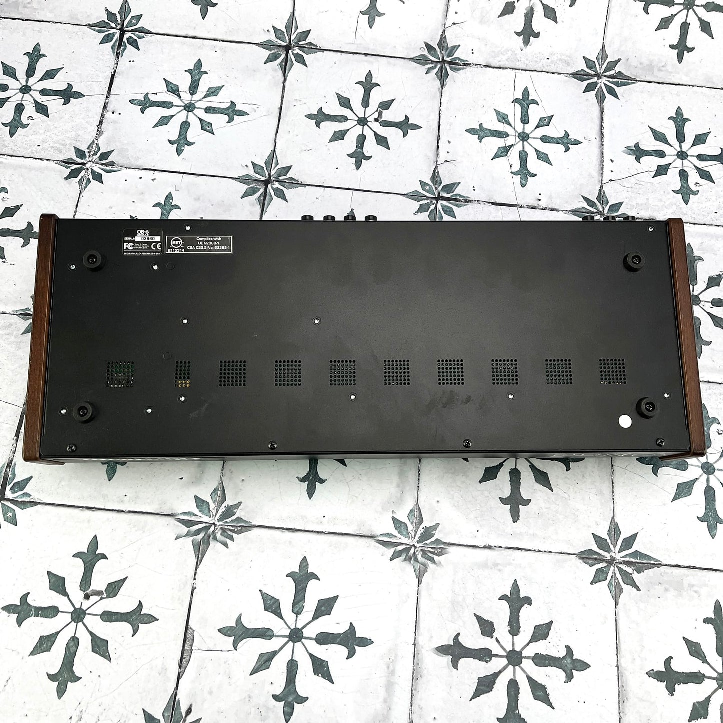 Dave Smith Instruments OB-6 Desktop 6-Voice Polyphonic Synthesizer