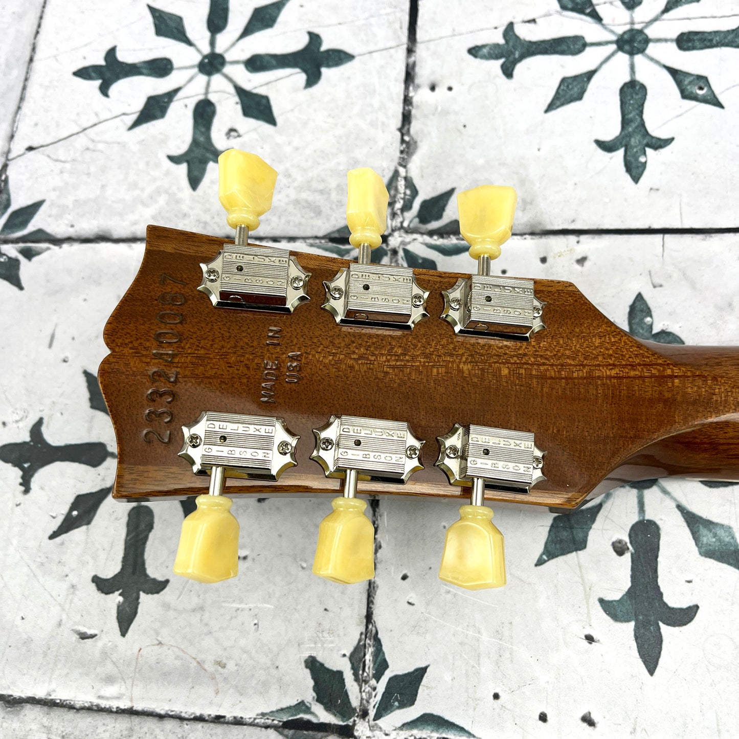 Gibson Les Paul Standard '60s • Translucent Fuchsia • 2024