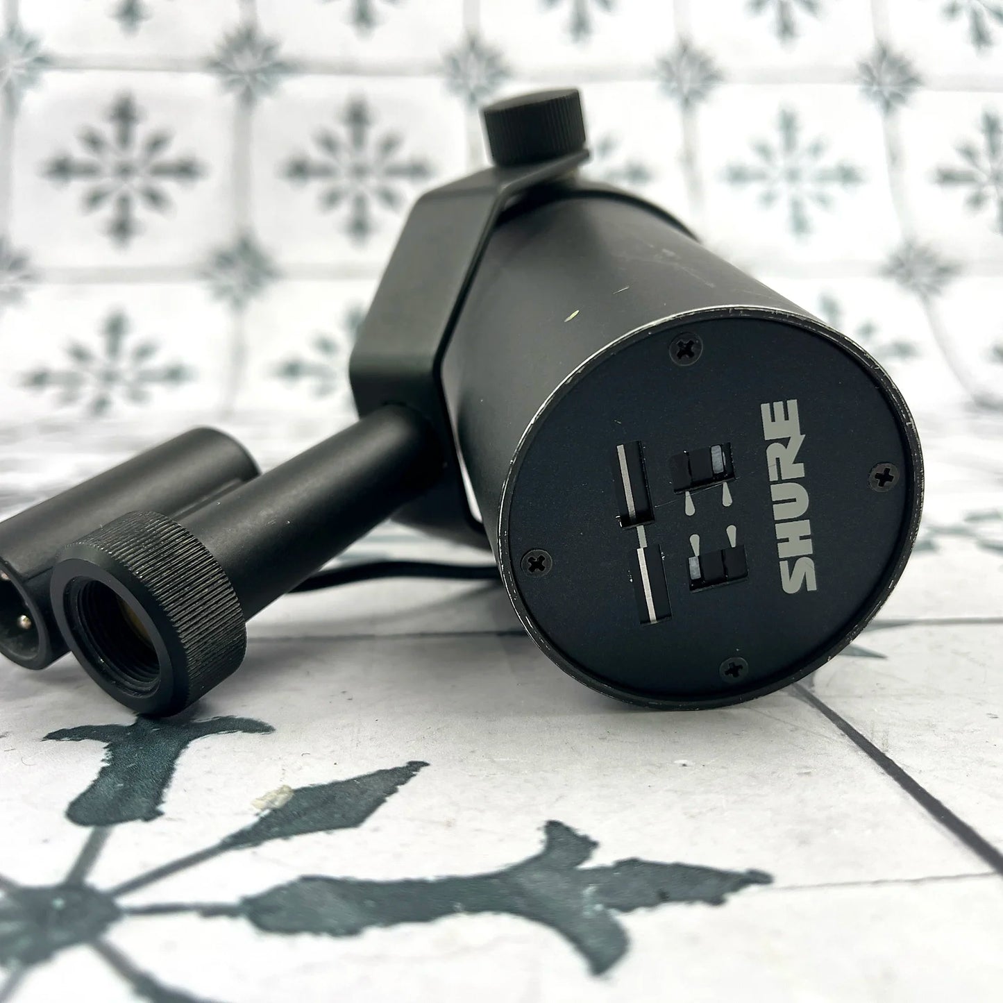 Shure SM7B Cardioid Dynamic Microphone